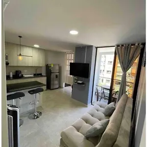Apartamento Apartamento En Laureles-medellin Cerca A La 70 Amoblado 402, Medellín