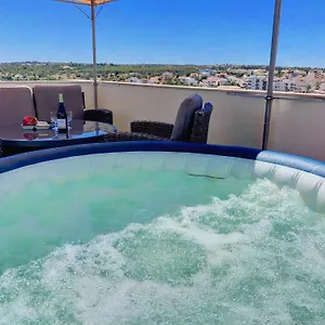 https://casa-amaranth-with-private-roof-terrace.hotelaalgarve.com